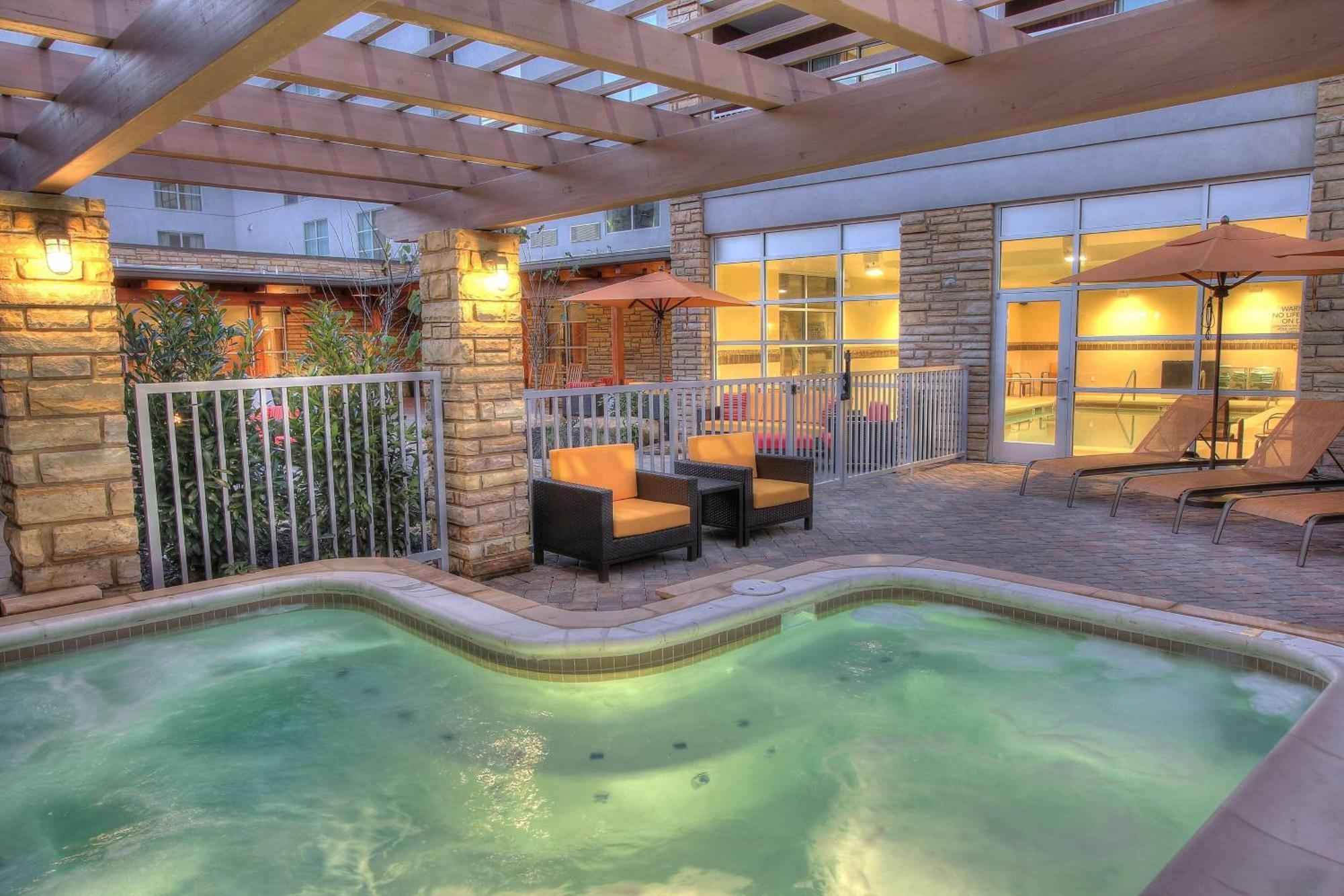 Courtyard By Marriott Gatlinburg Downtown Hotel Exterior foto
